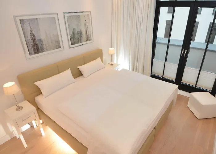 Philine - Apt. 24 Theresa *